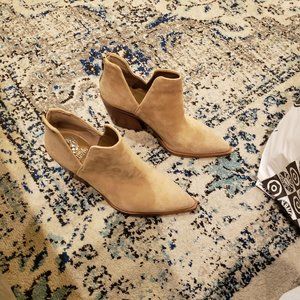 Vince Camuto Gigietta Suede Boots in Tortilla, size 10M/42